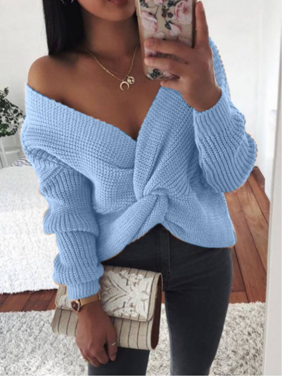 

Lovely Street Knot Design Blue Sweater