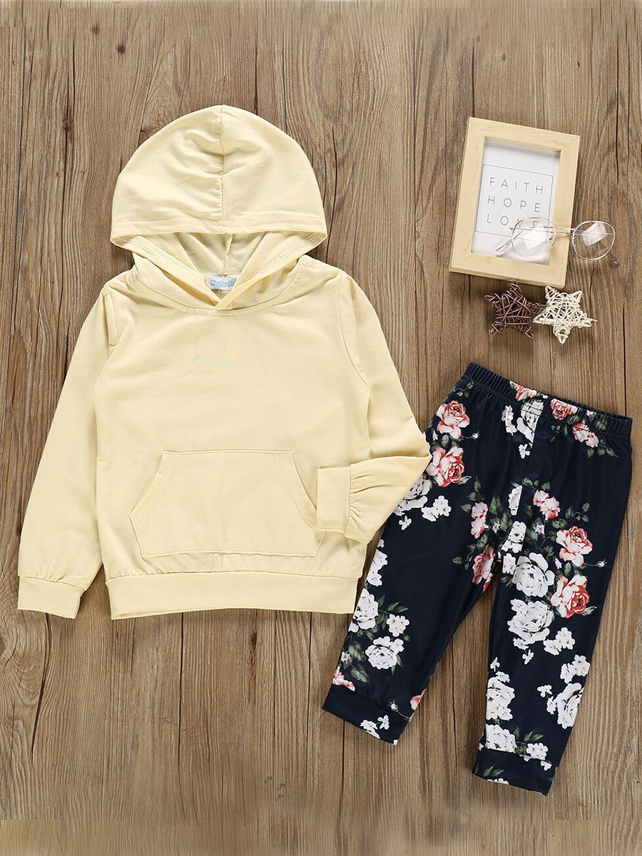 

lovely Casual Hooded Collar Print Cream-colored Girl Two-piece Pants Set