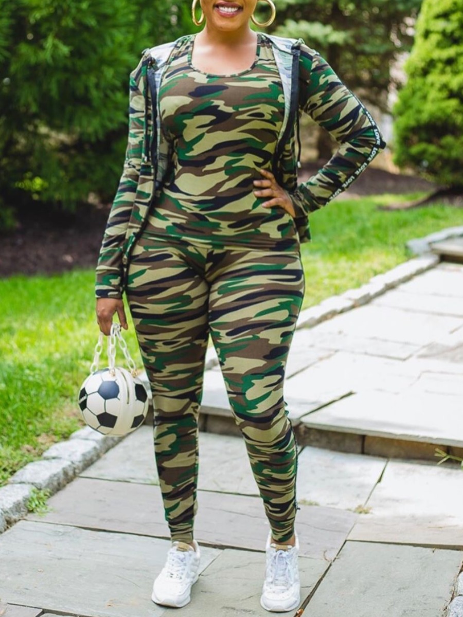 

Lovely Casual Hooded Collar Camo Print Three Piece Pants Set