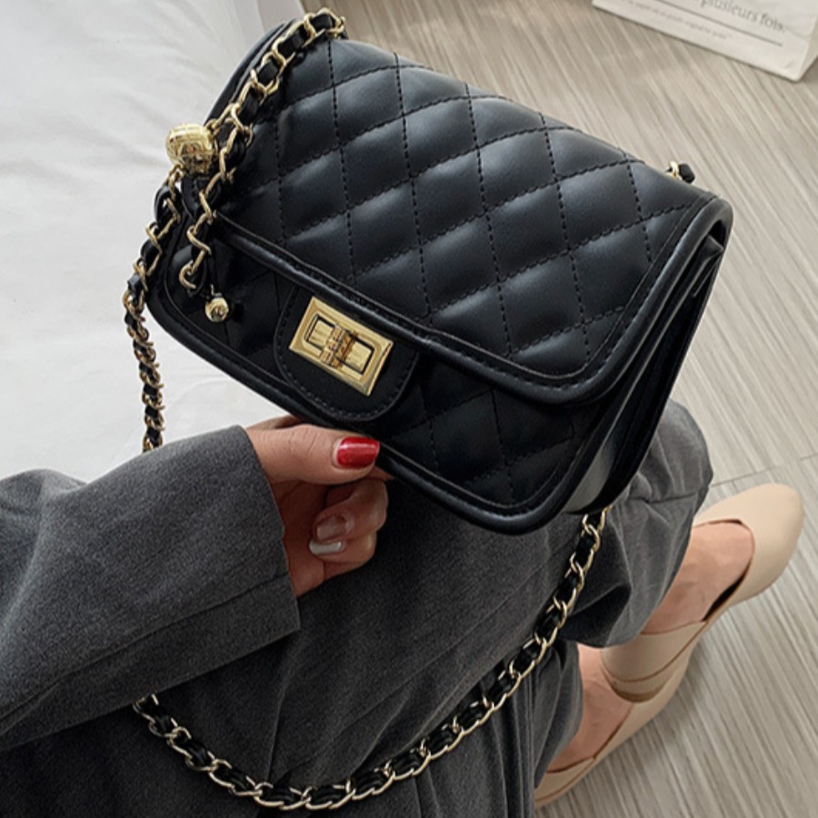 

lovely Trendy Chain Strap Black Crossbody Bag