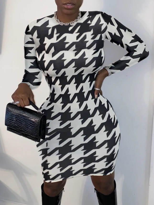 

Lovely Casual O Neck Grid Print White Knee Length Dress