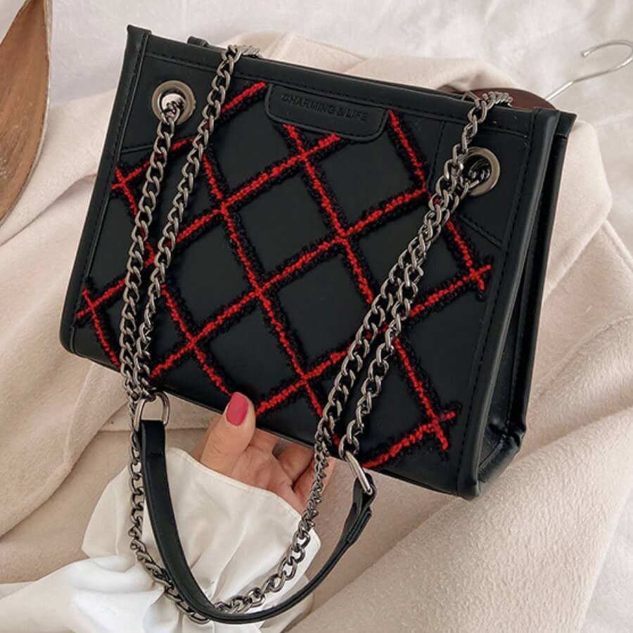 

Lovely Trendy Chain Strap Red Crossbody Bag