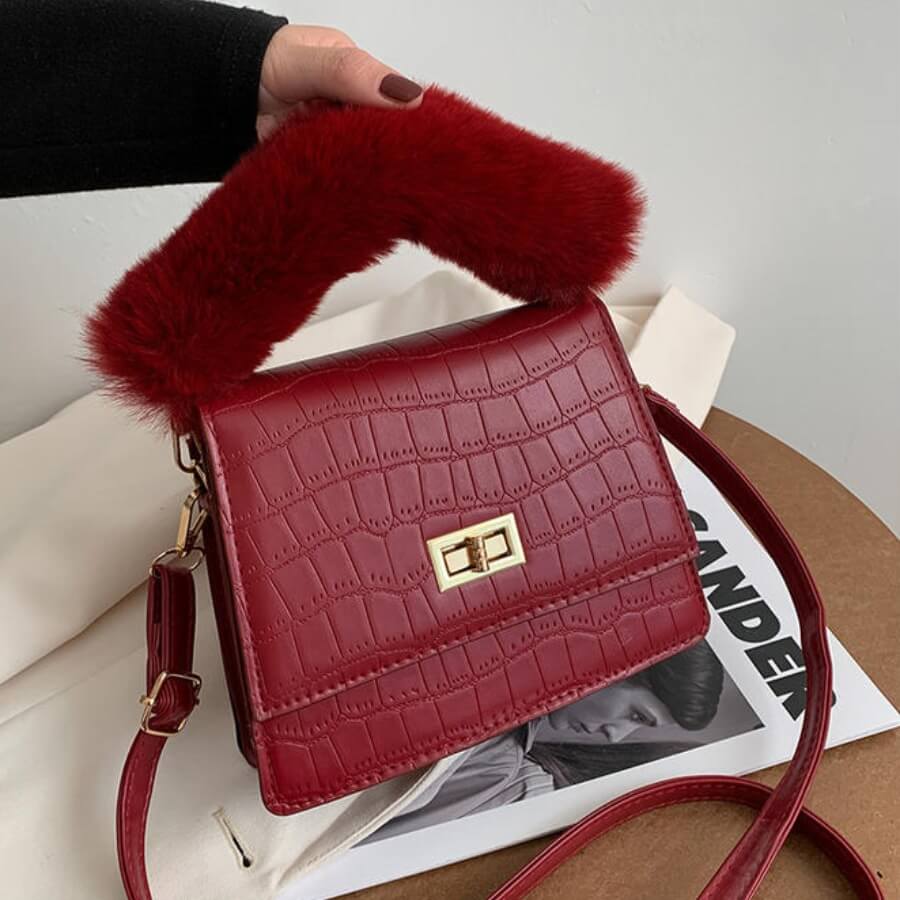 

Lovely Chic Basic Red Messenger Bag