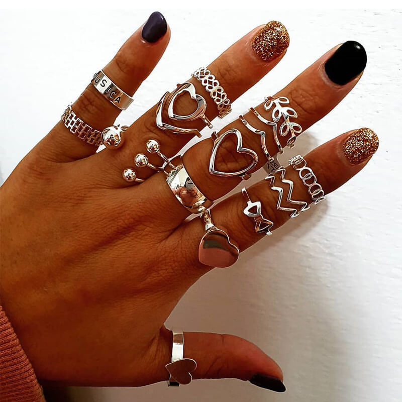 

Lovely Chic 17-piece Silver Ring