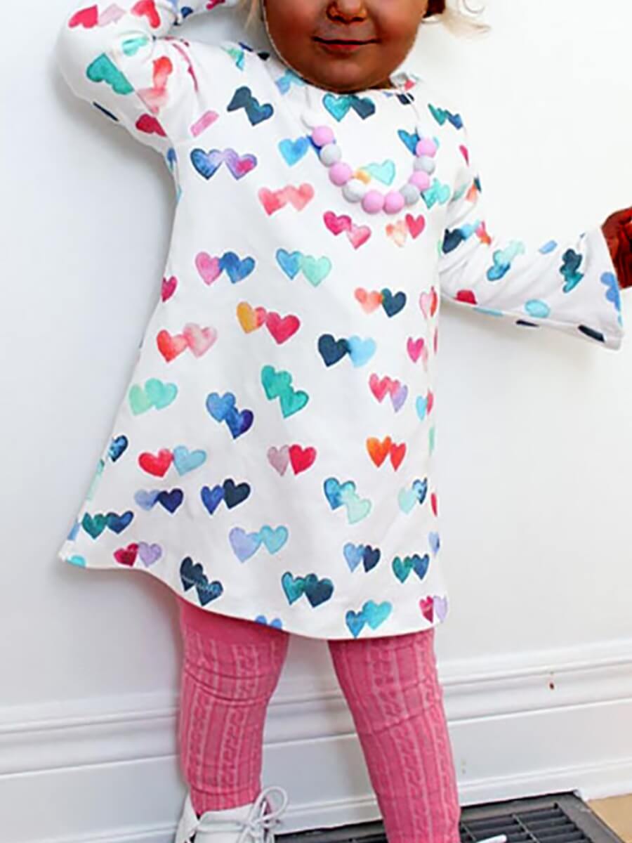 

Lovely Trendy O Neck Heart Print White Girl Knee Length Dress