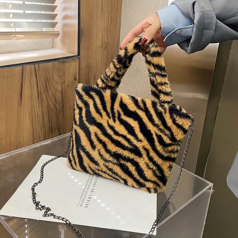 

Lovely Chic Animal Print Metal Accessories Decoration Yellow Crossbody Bag