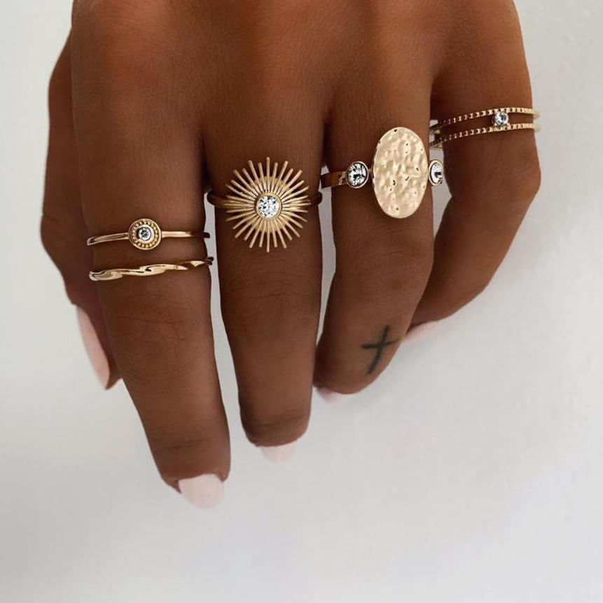 

Lovely Trendy 5-piece Gold Ring