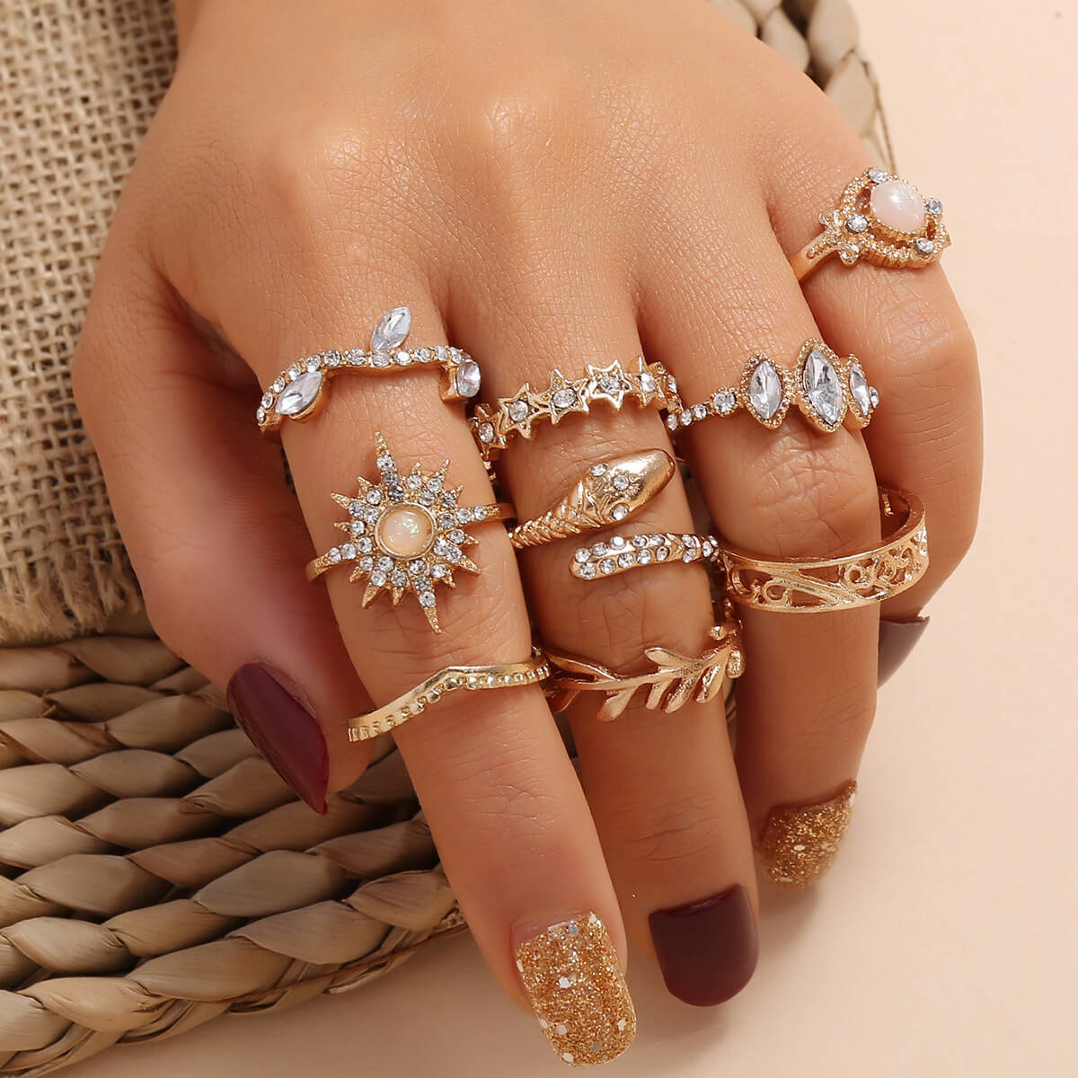 

Lovely Trendy 9-piece Gold Ring