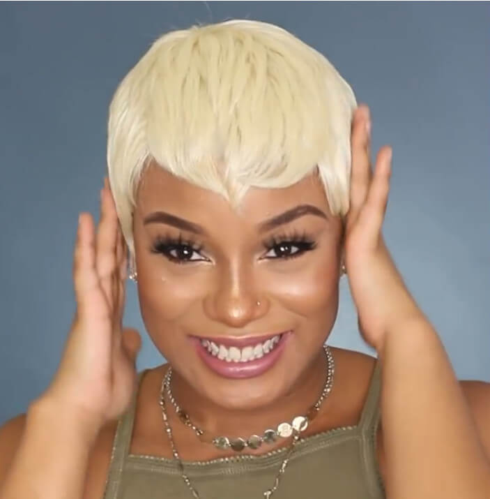 

Lovely Trendy Short Curly Gold Wigs