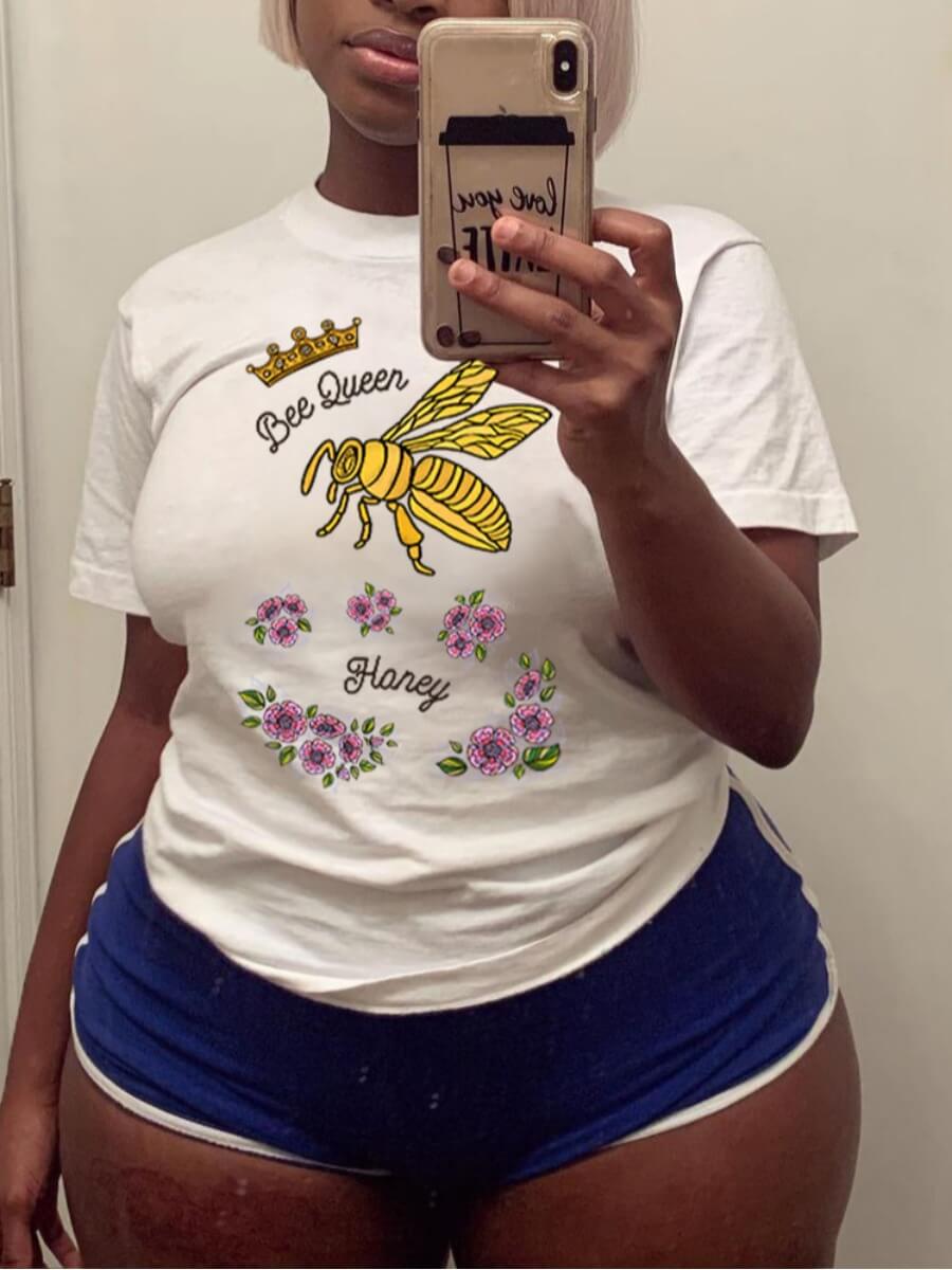 

Lovely Casual O Neck Floral Bee Print White Plus Size T-shirt