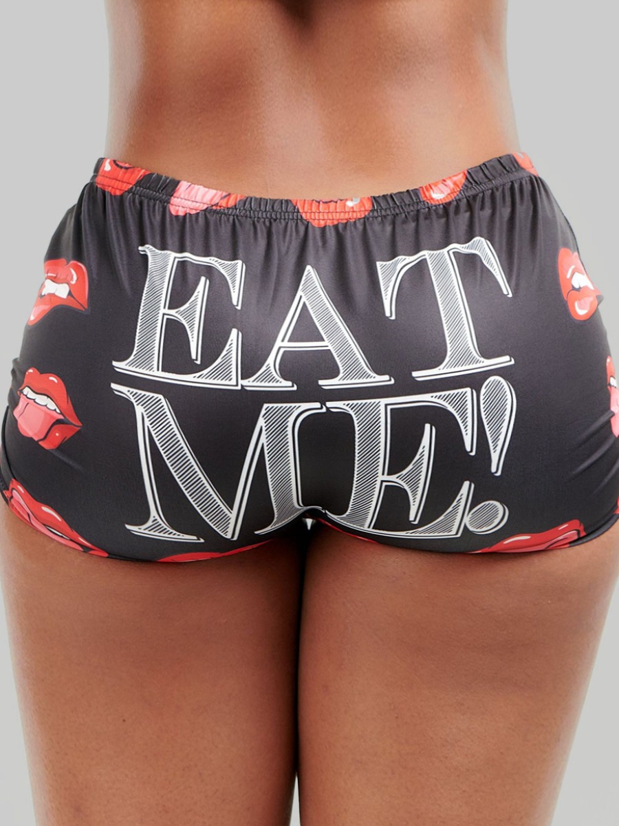 

Lovely Plus Size Street Letter Lip Print Black Shorts