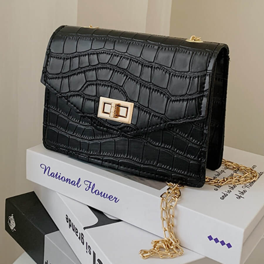 

Lovely Casual Chain Strap Black Crossbody Bag