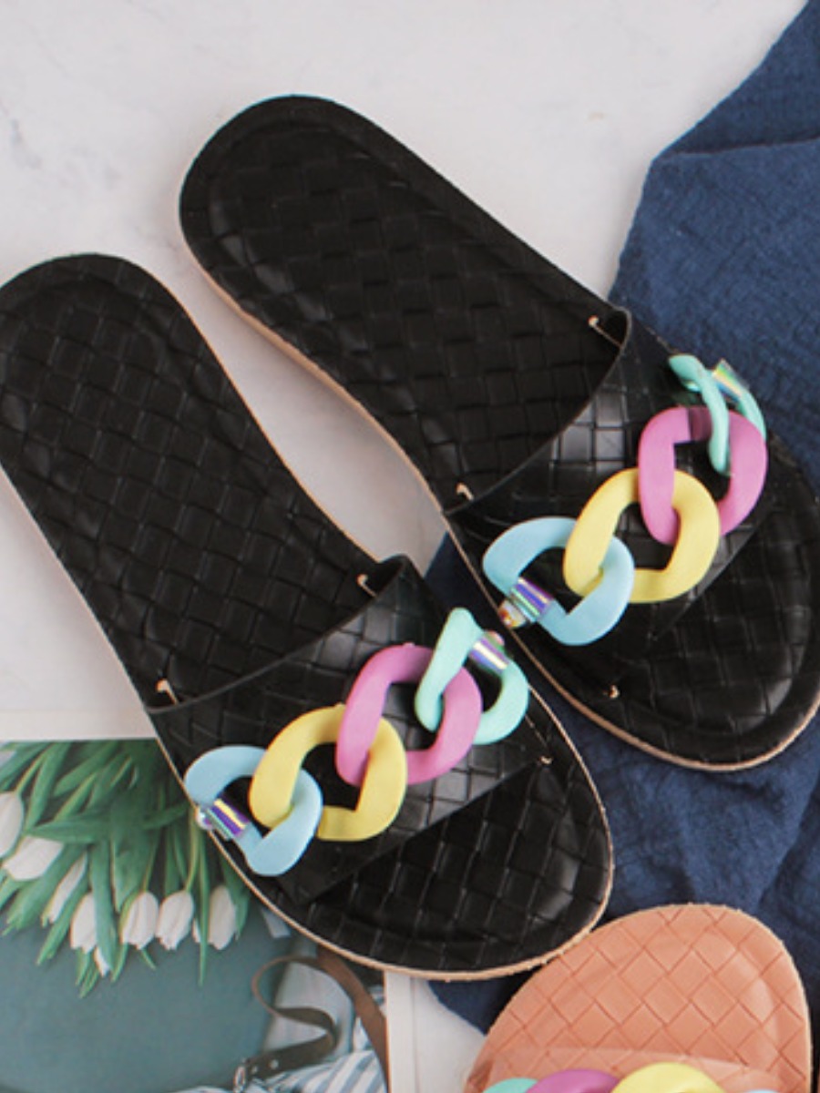 

Lovely Casual Chain Decoration Black Slippers