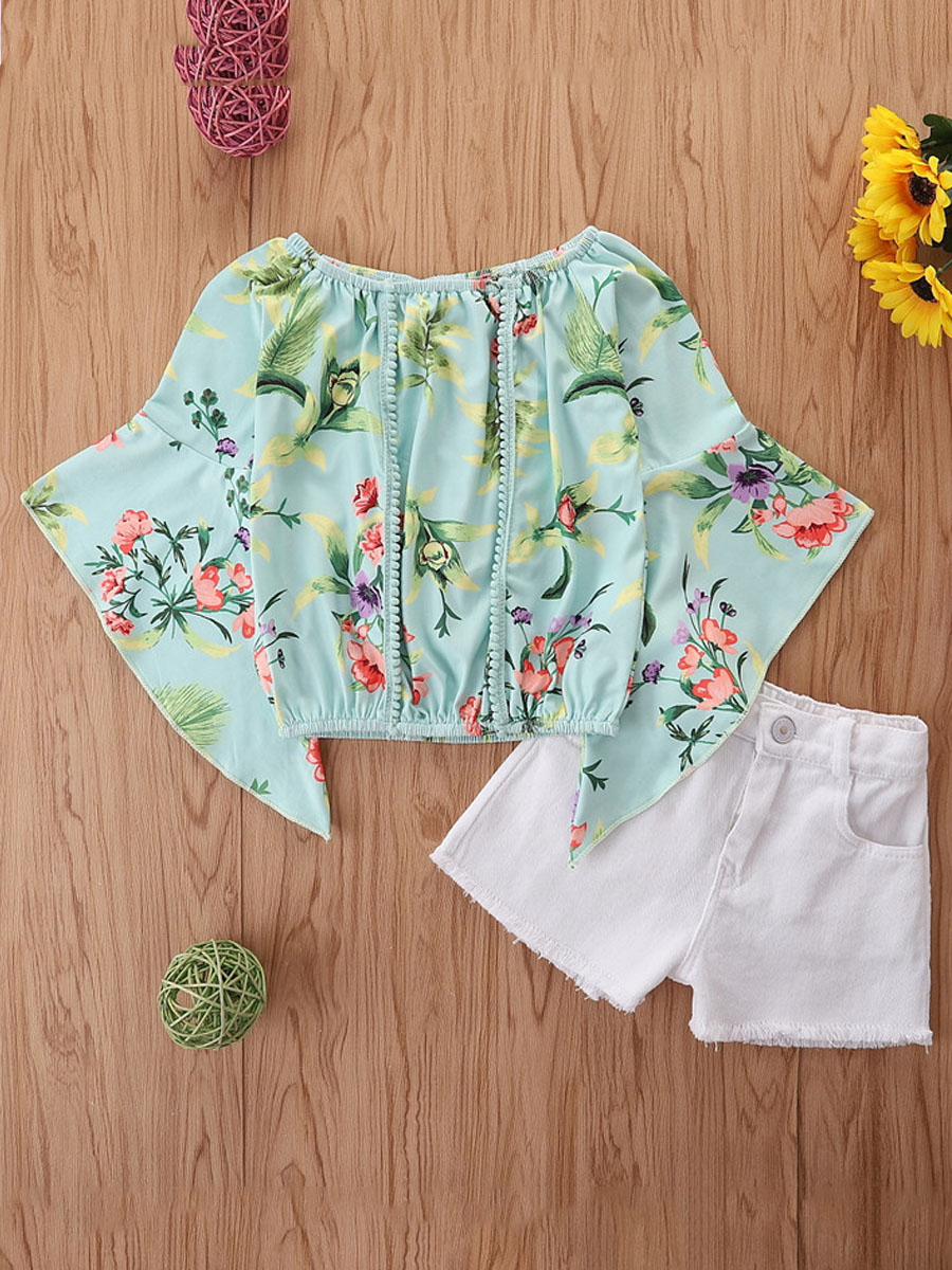 

Lovely Girl Sweet Floral Print Flared Raw Edge Light Green Two Piece Shorts Set
