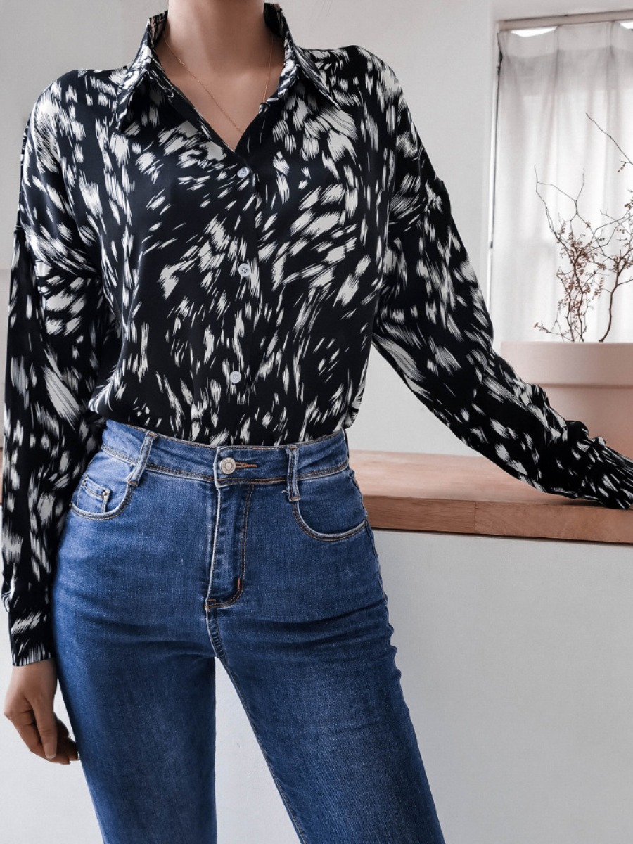 

Lovely Street Turndown Collar Leopard Print Black Blouse