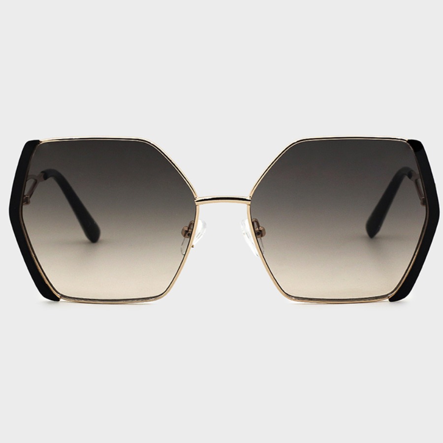 

Lovely Casual Gradient Black Sunglasses