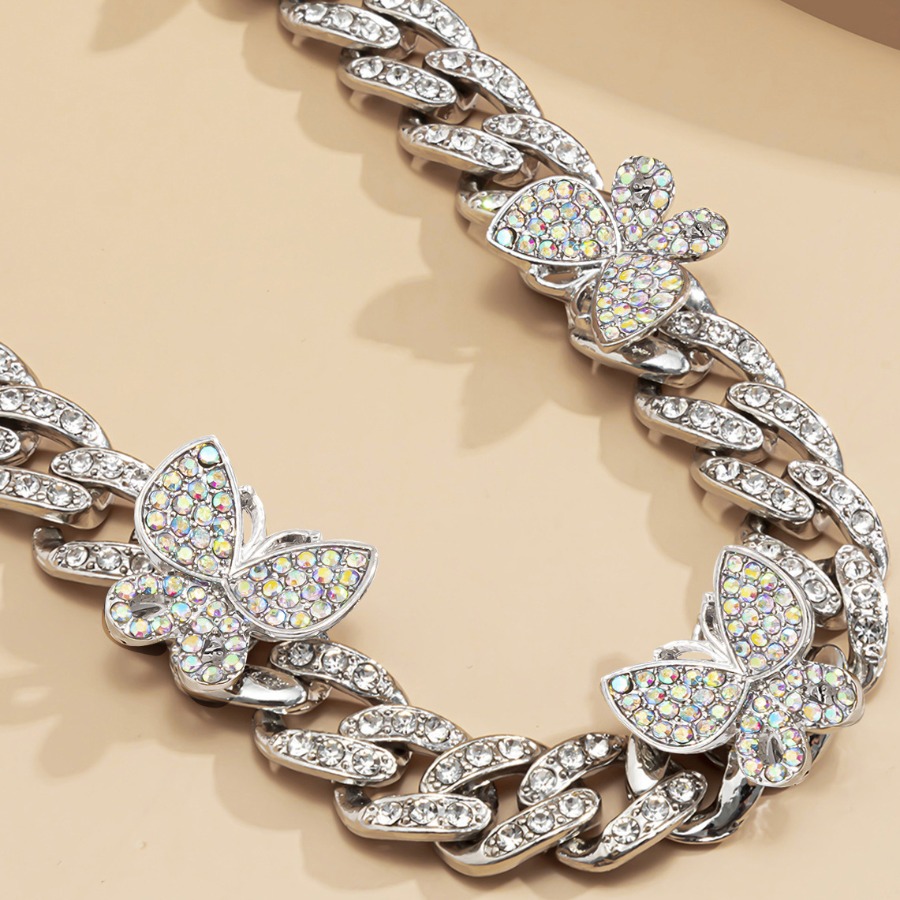 

LW Street Sequined Butterfly Silver Necklace