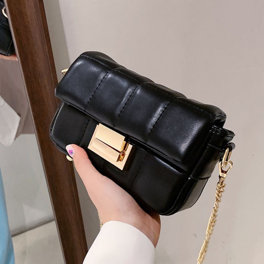 

Lovely Street Chain Strap Black Crossbody Bag