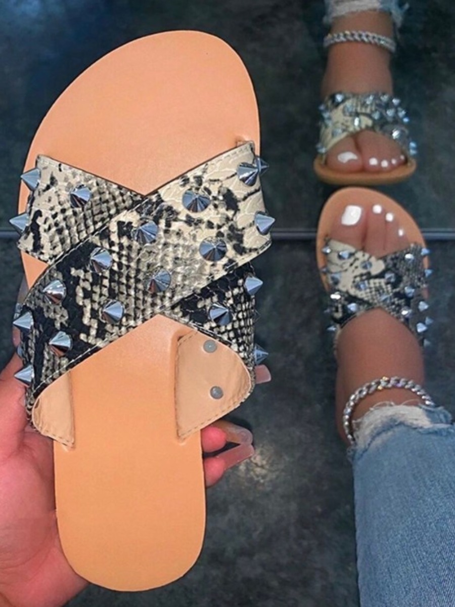 

Lovely Casual Cobra Print Rivet Decoration Slippers