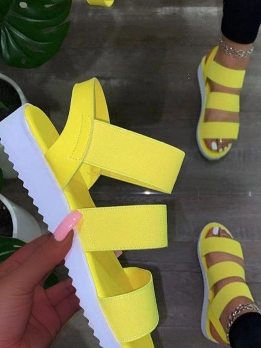 LovelyWholesale Round Toe Strappy Sandals Summer Casual Bandage Design Spring Summer 2024