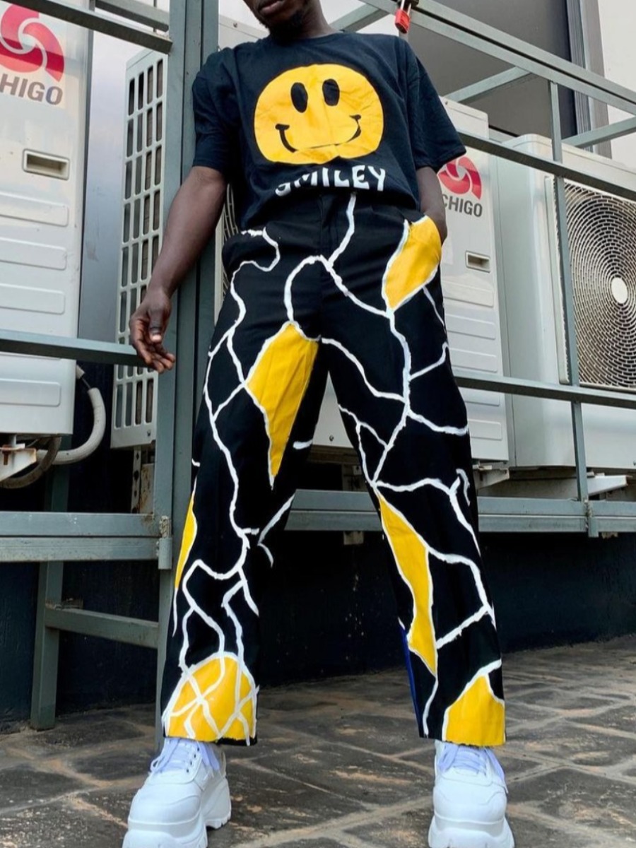 

Lovely Men Street Smiley Face Letter Print Black Two Piece Pants Set