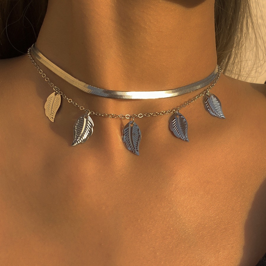 

LW Casual Leaf Decoration Silver Double-layer Necklace