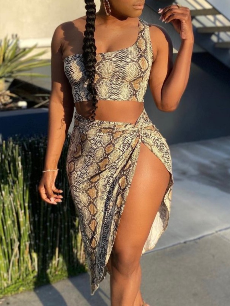 

Lovely Casual One Shoulder Animal Print Split Clay Two Piece Skirt Set