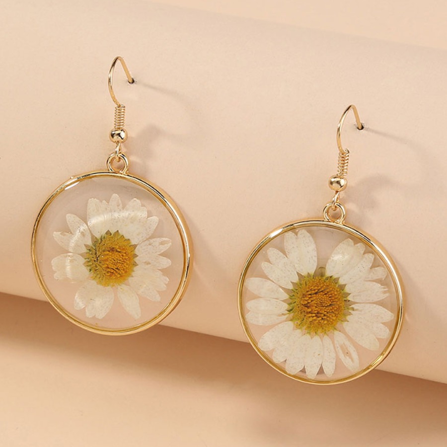 

Lovely Sweet Floral Decoration Gold Earring