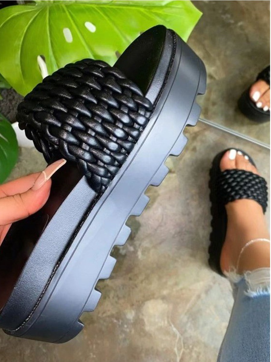 

LW Casual Woven Black Platform Slides