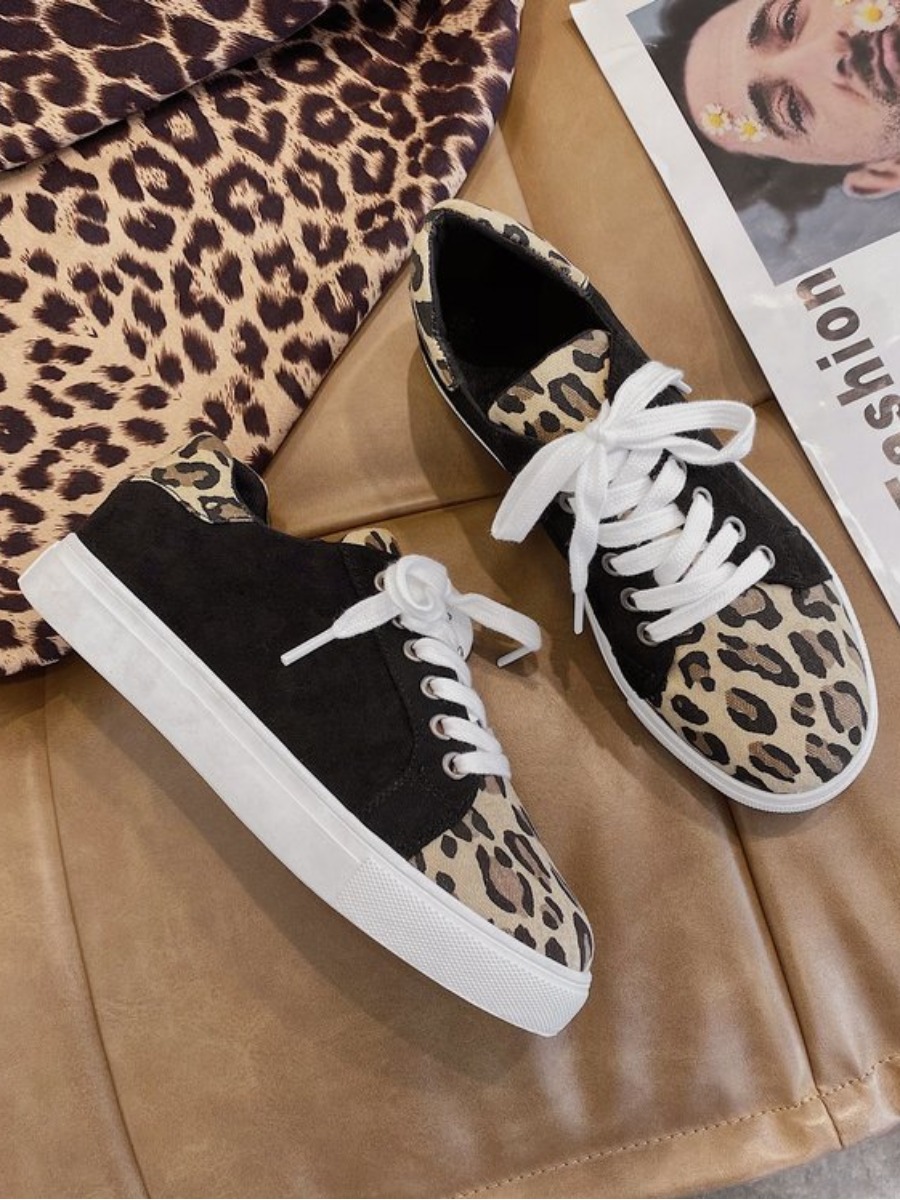 

Lovely Casual Leopard Print Black Flats