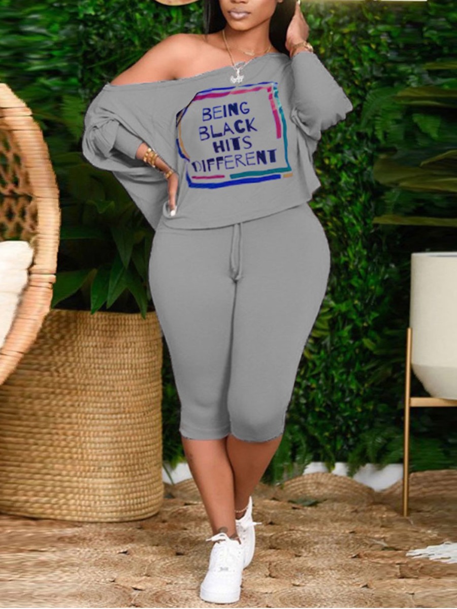 

Lovely Plus Size Casual Boat Neck Letter Print Grey Two-piece Shorts Set
