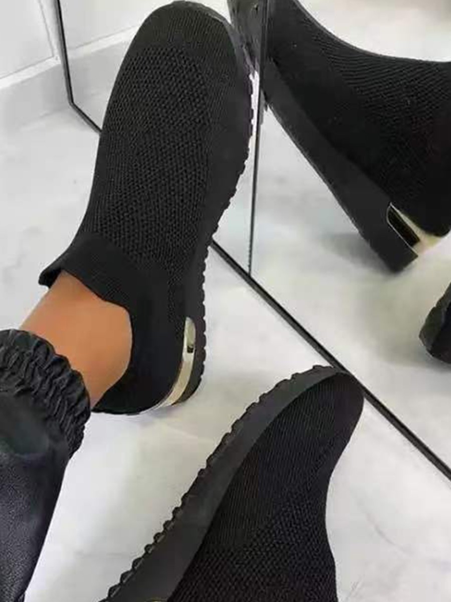 

Lovely Sporty Round-toe Black Sneakers