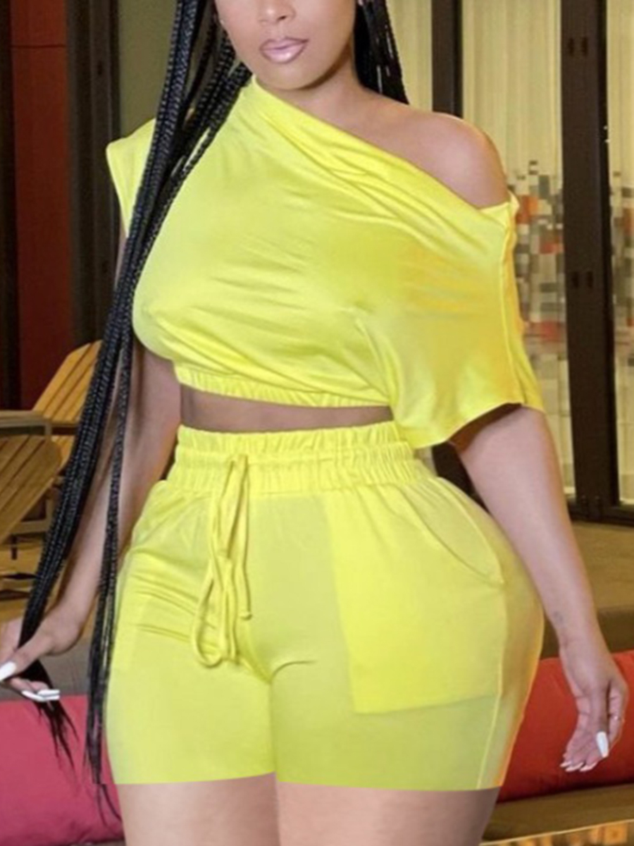 

Lovely Plus Size Casual Boat Neck Drawstring Yellow Two Piece Shorts Set