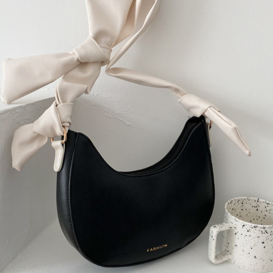 

Lovely Casual Bandage Design Black Shoulder Bag