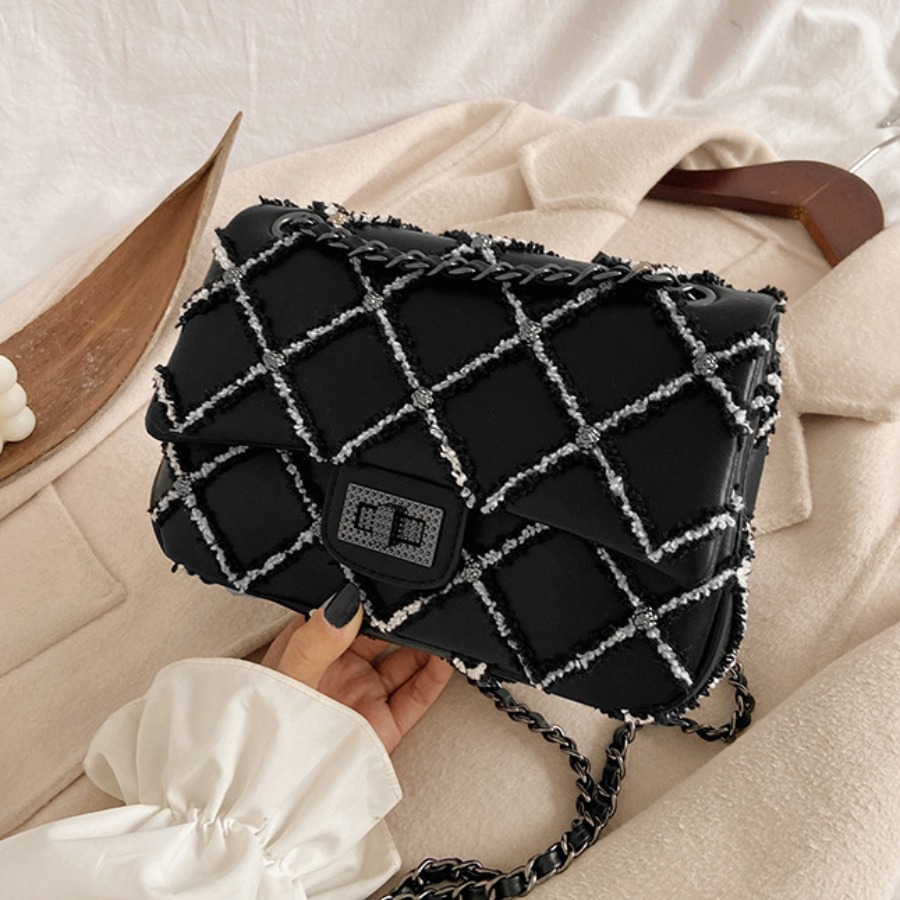 

Lovely Casual Geometric Decoration White Shoulder Bag