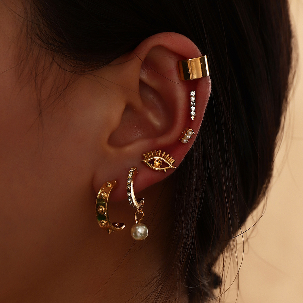 

Lovely 6-pair Street Pearl Eye Gold Earring