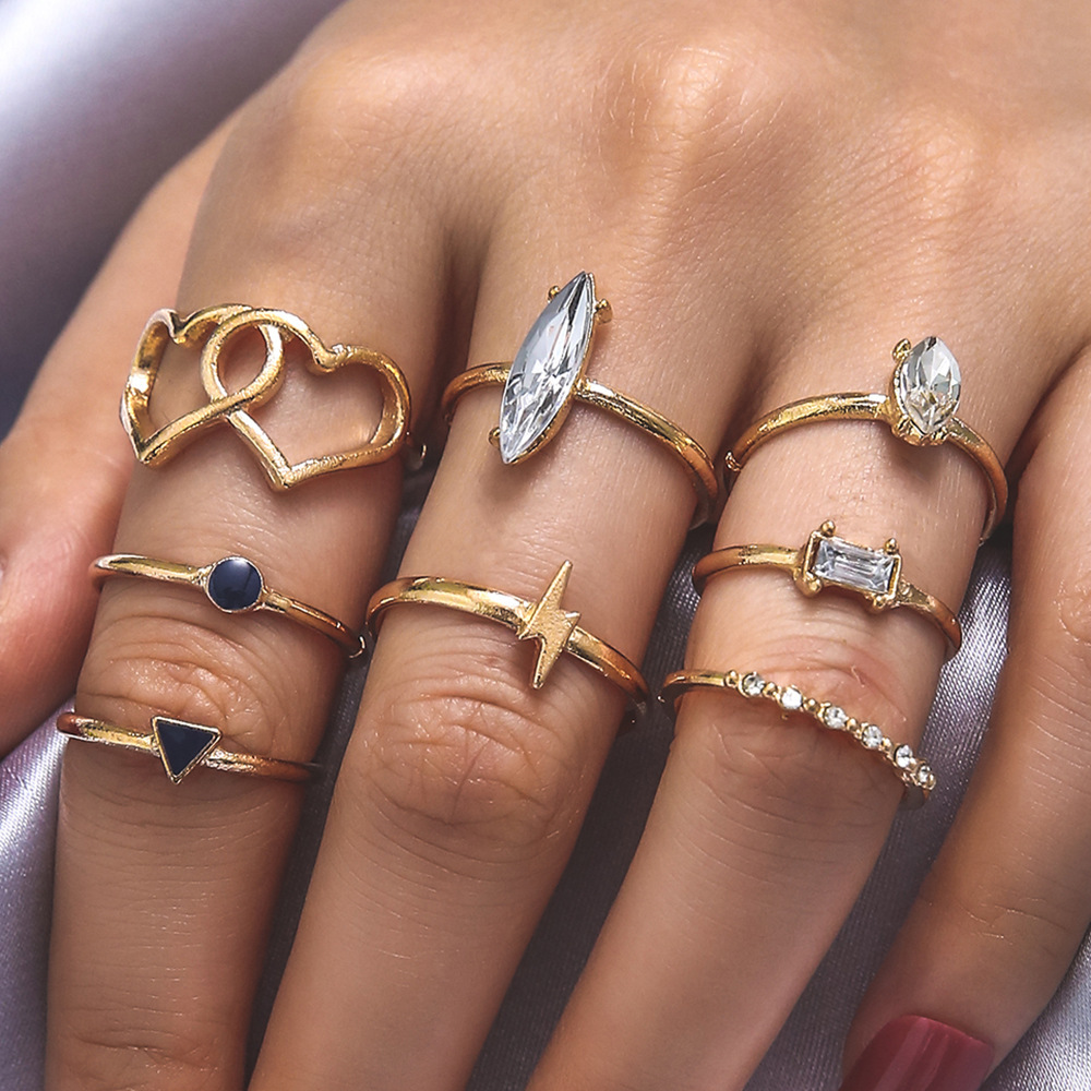 

Lovely 8-piece Casual Heart Decoration Gold Ring