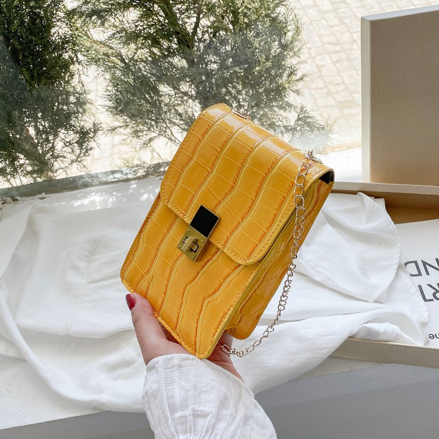 

Lovely Embossed Chain Strap Crossbody Bag, Yellow
