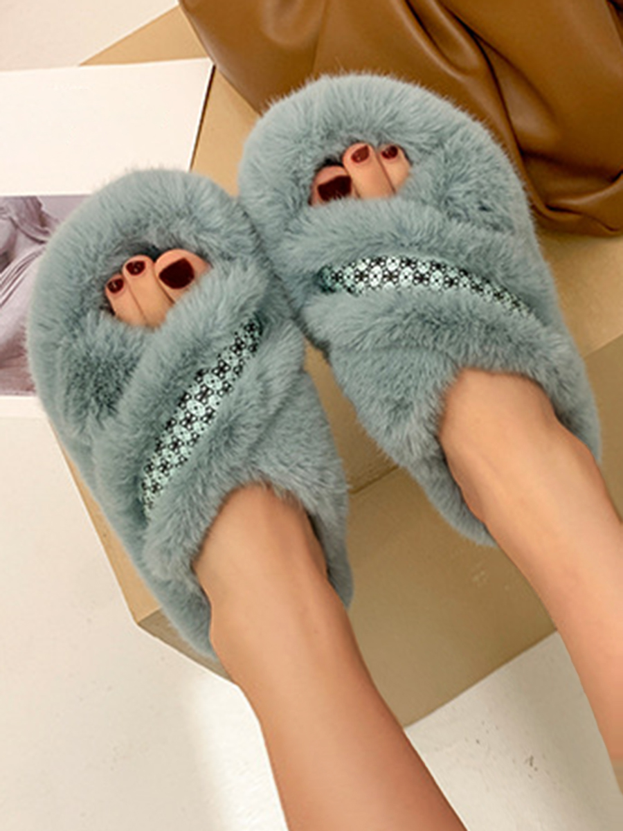 

LW Plush Cross Strap Slippers, Blue