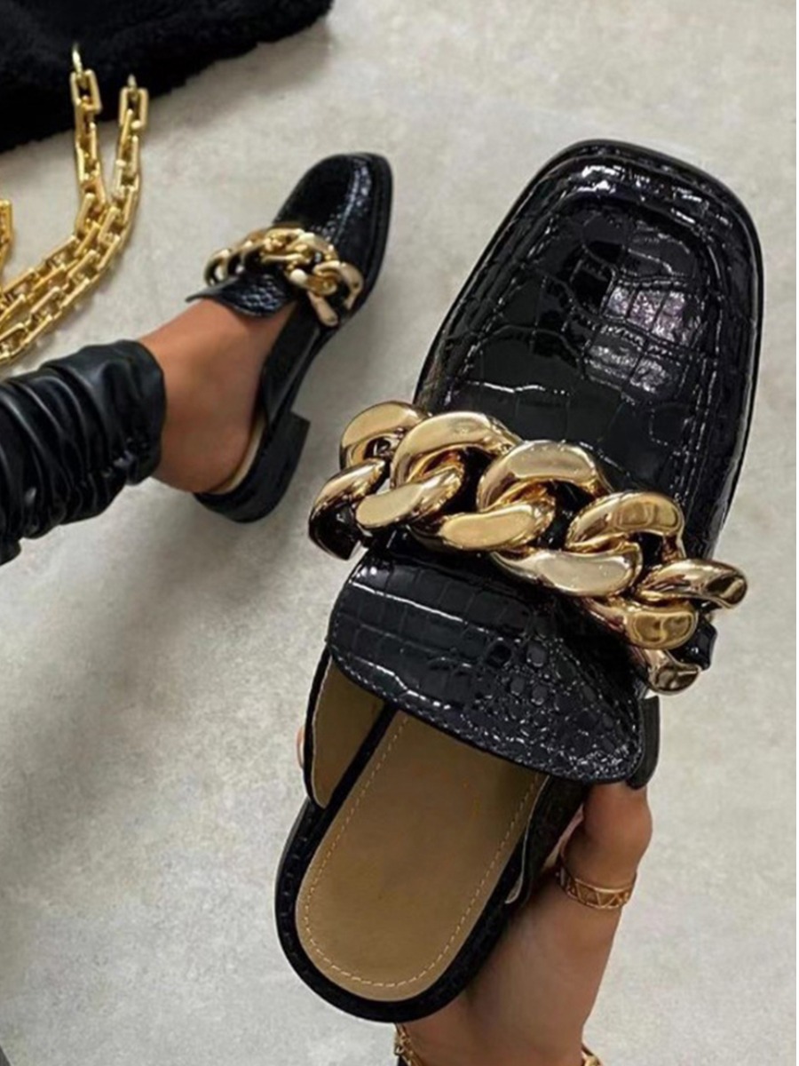

LW Embossed Chain Decoration Flats, Black