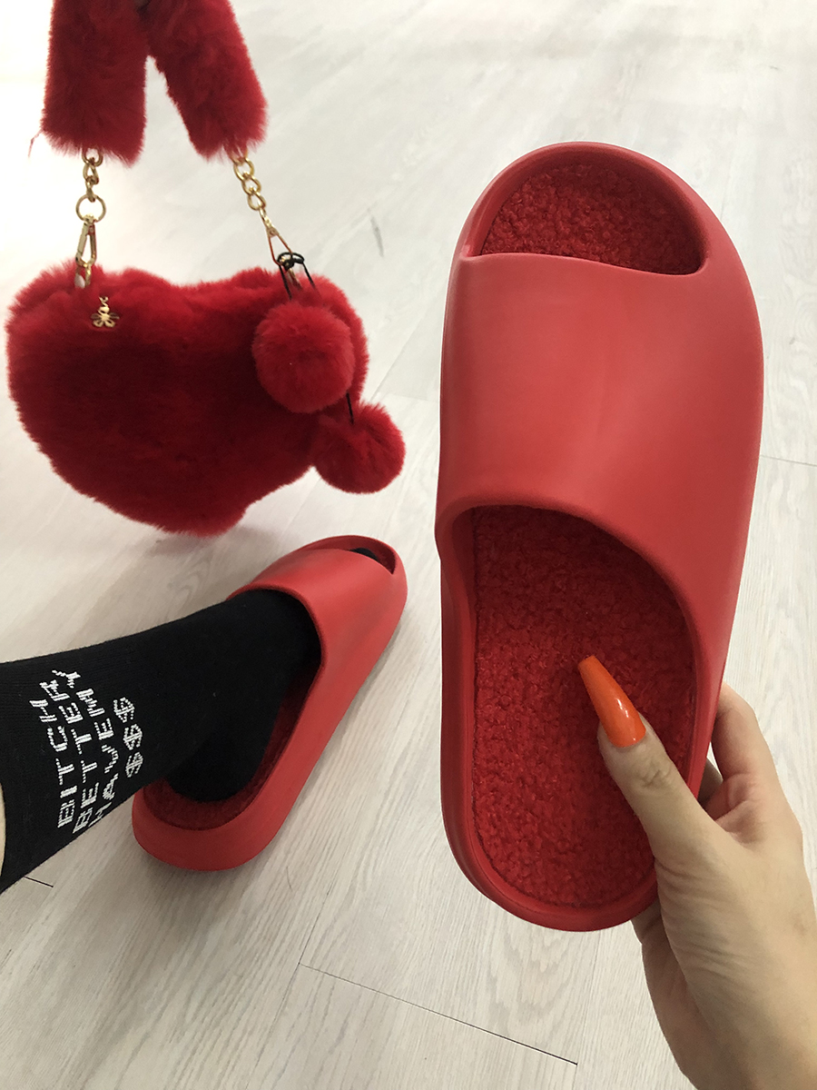 

LW Open Front Plush Slippers, Red