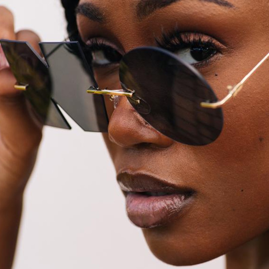 

LW Geometric Letter Design Sunglasses, Black