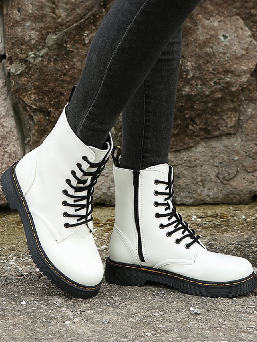

LW Zipper Design Booties, White
