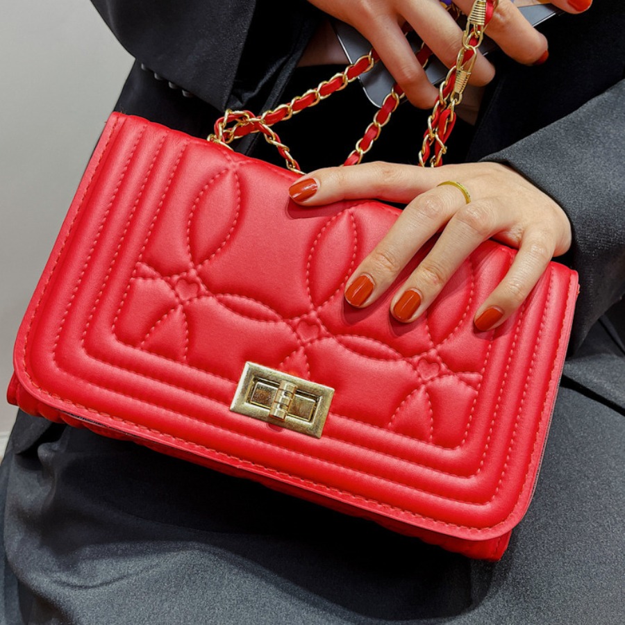 

LW Metallic Lock Chain Decoration Crossbody Bag, Red