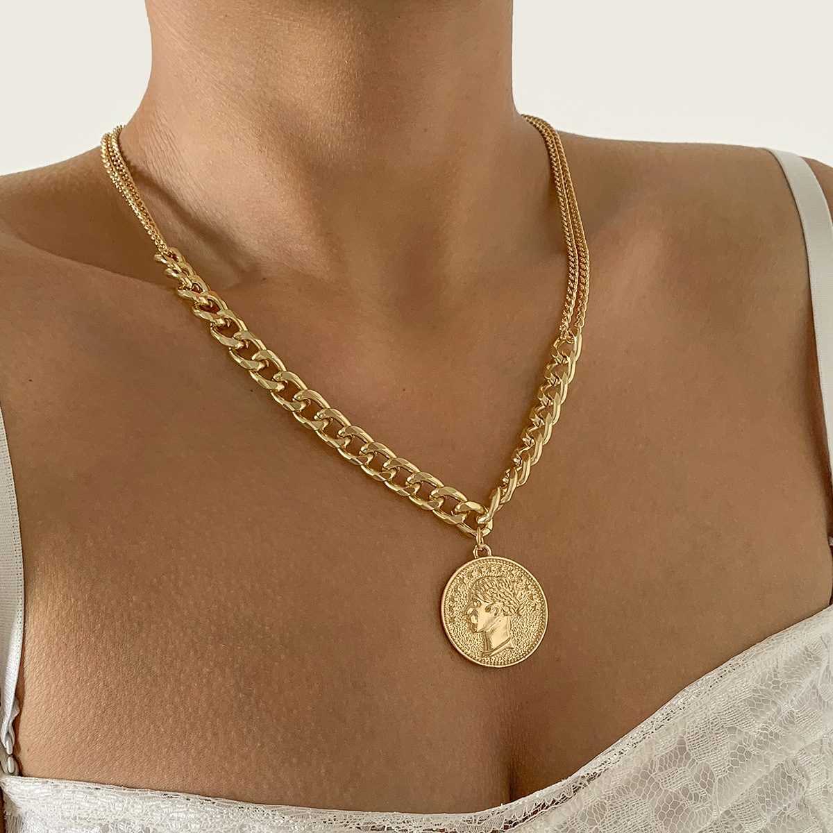 

LW Retro Figure Coin Design Necklace, Gold