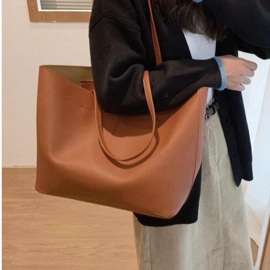 

LW Simple Large Capacity Shoulder Bag (Mini Purse Inside), Brown