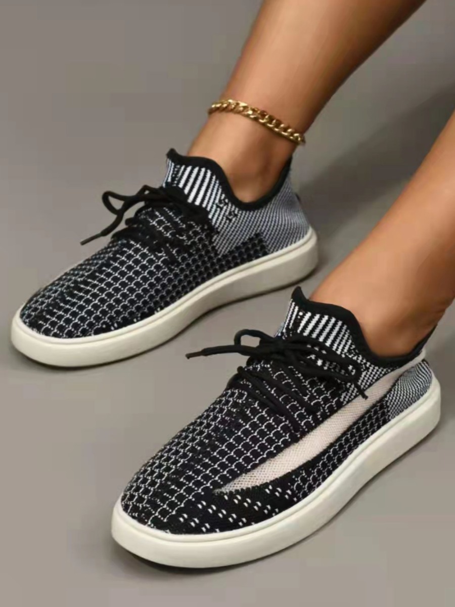 

LW Breathable Lace-up Sneakers, Black