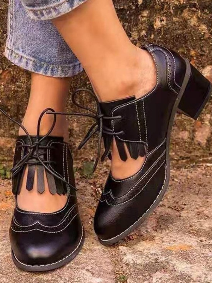 

LW Tassel Design Cut Out Pumps, Black
