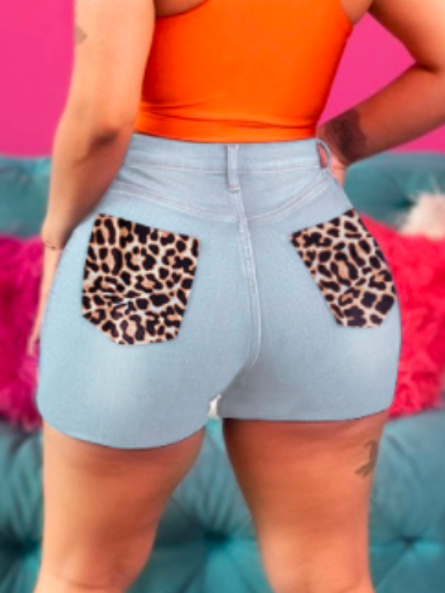 

LW Mid Waist Medium Stretchy Leopard Print Denim Shorts, Baby blue