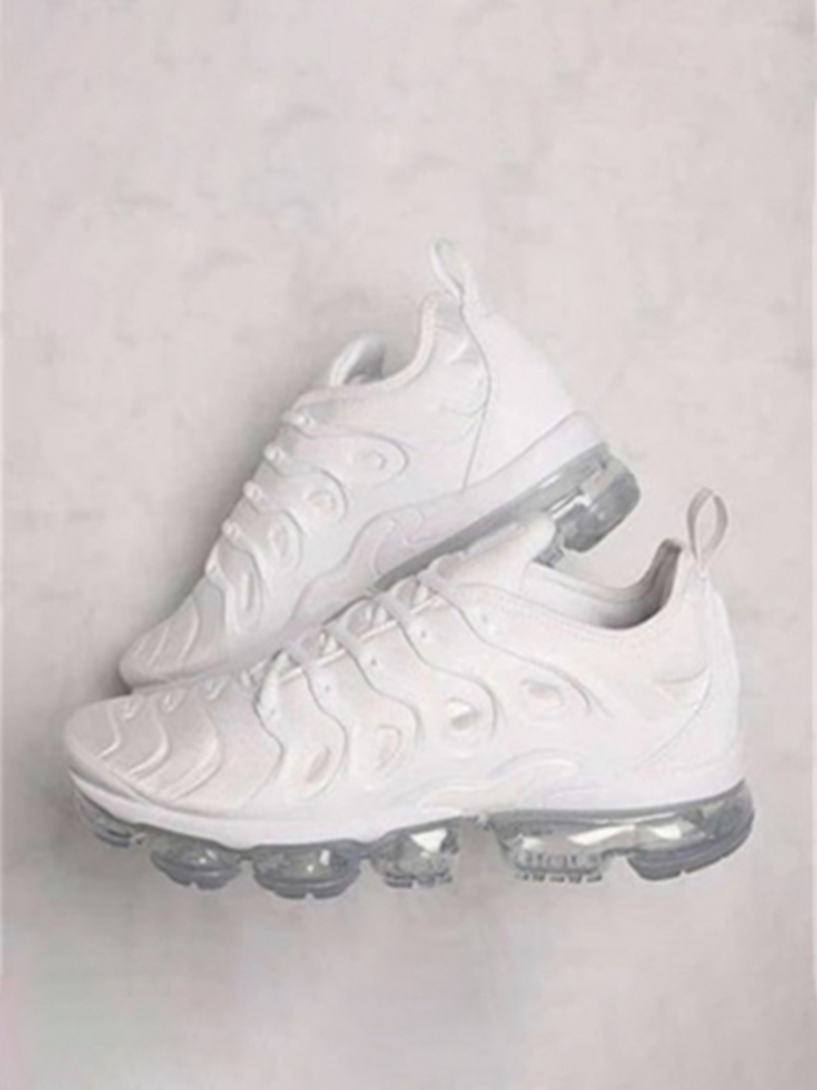 

LW Round Toe Chunky Sole Sneakers, White